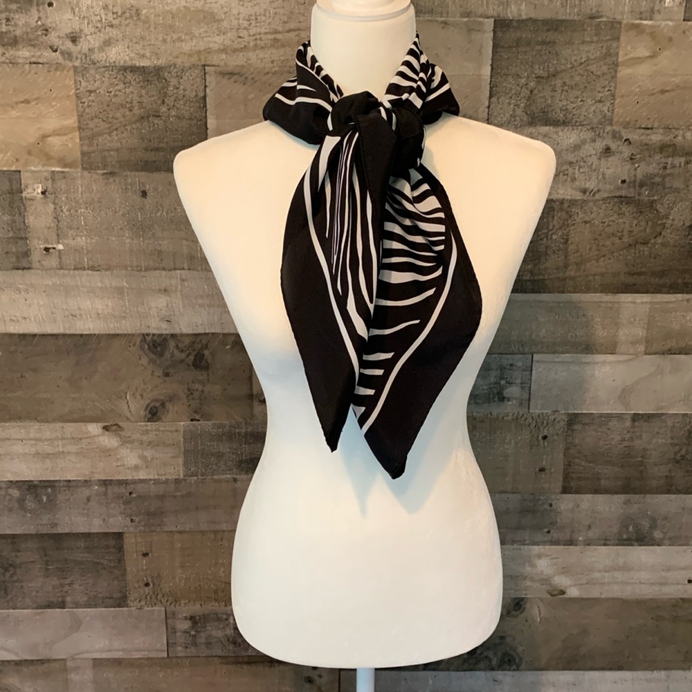 Avon Zebra Scarf - Picture 5 of 16